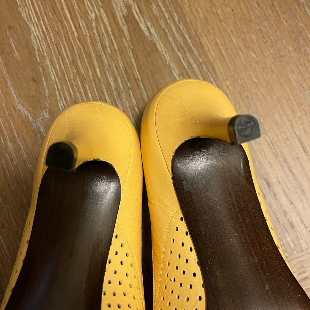 Stuart Weitzman Shoes - Picture 3 of 6
